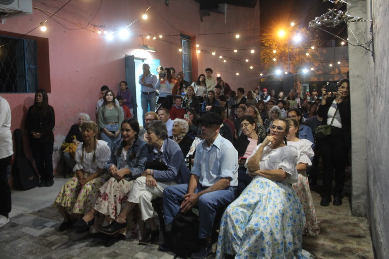 Exitosa inauguración del Salón Linares Cardozo